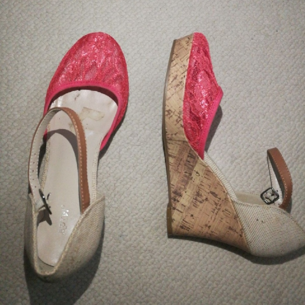 Apt. 9 Wedge Heels - Picture 5 of 7